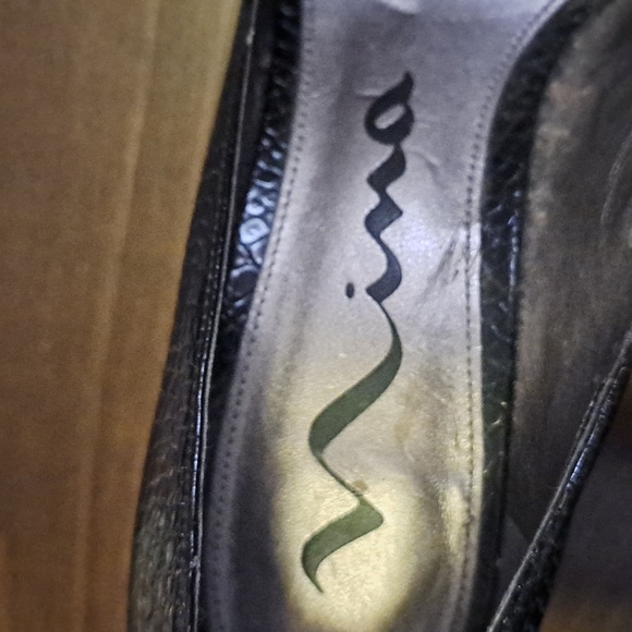 Vina, Ladies Black High Heels Snake Skin Pattern, size 7 1/2 M - Picture 5 of 5